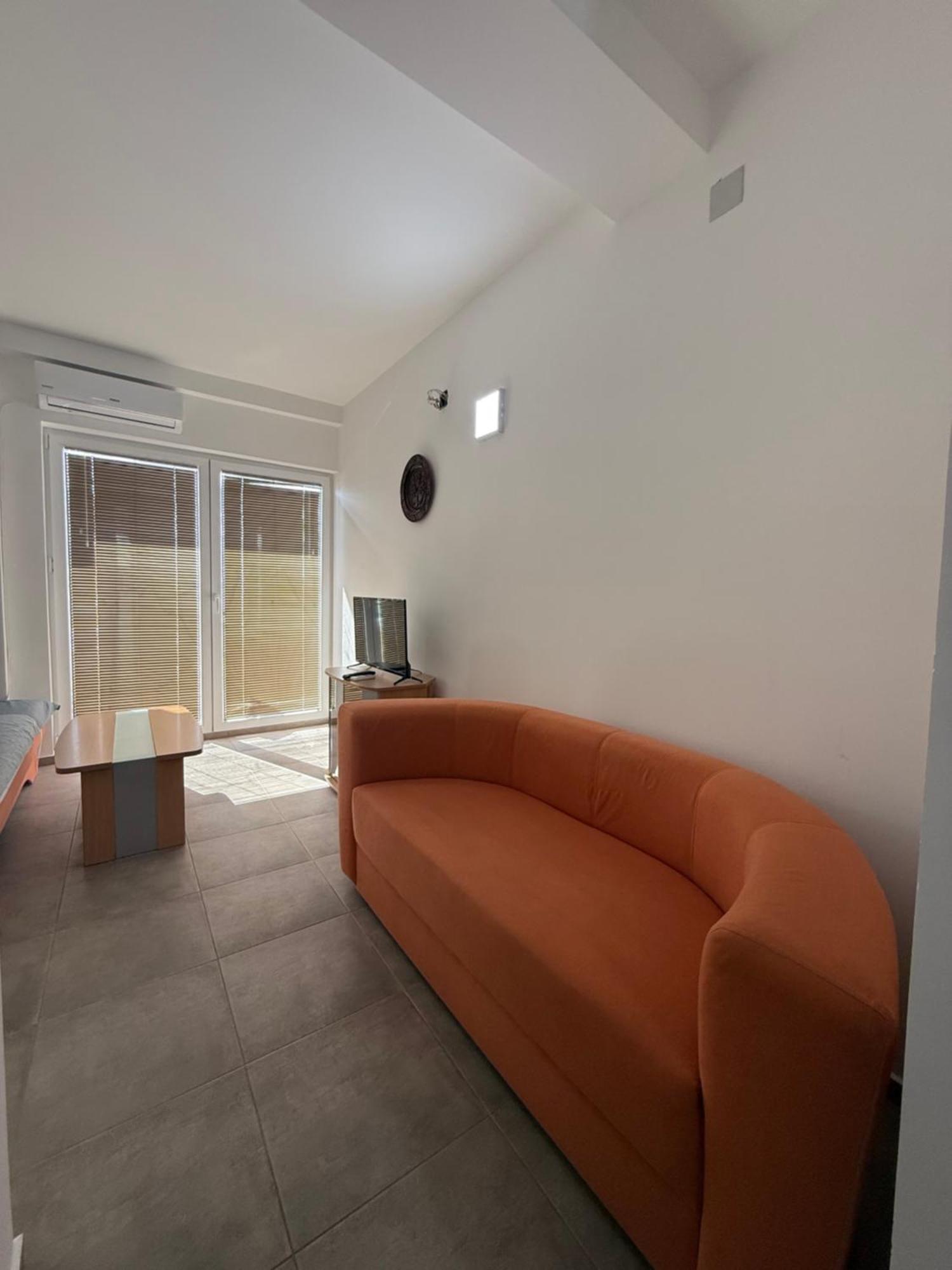 Restaurant & Apartments Lipa Пештані Екстер'єр фото