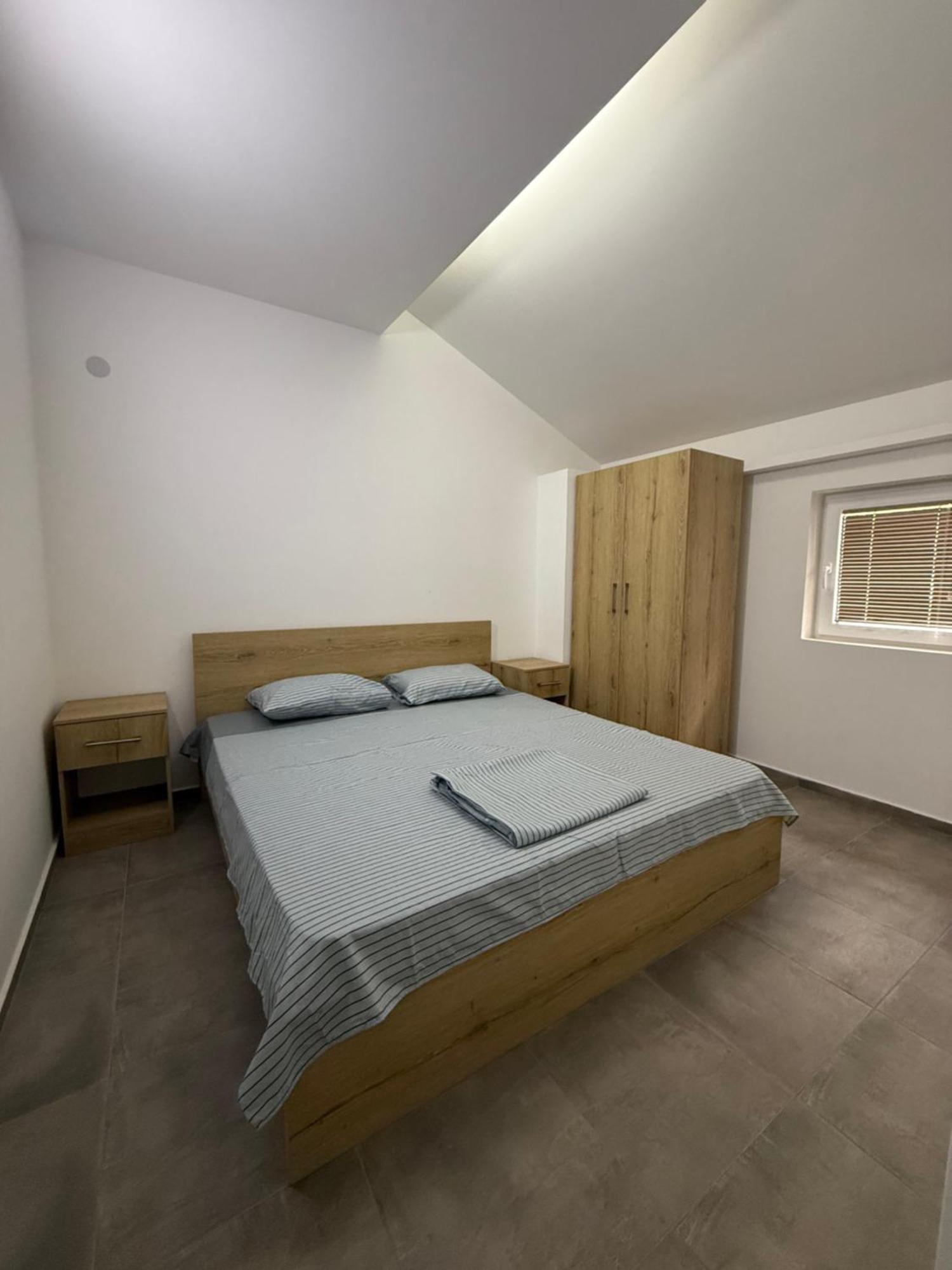 Restaurant & Apartments Lipa Пештані Екстер'єр фото